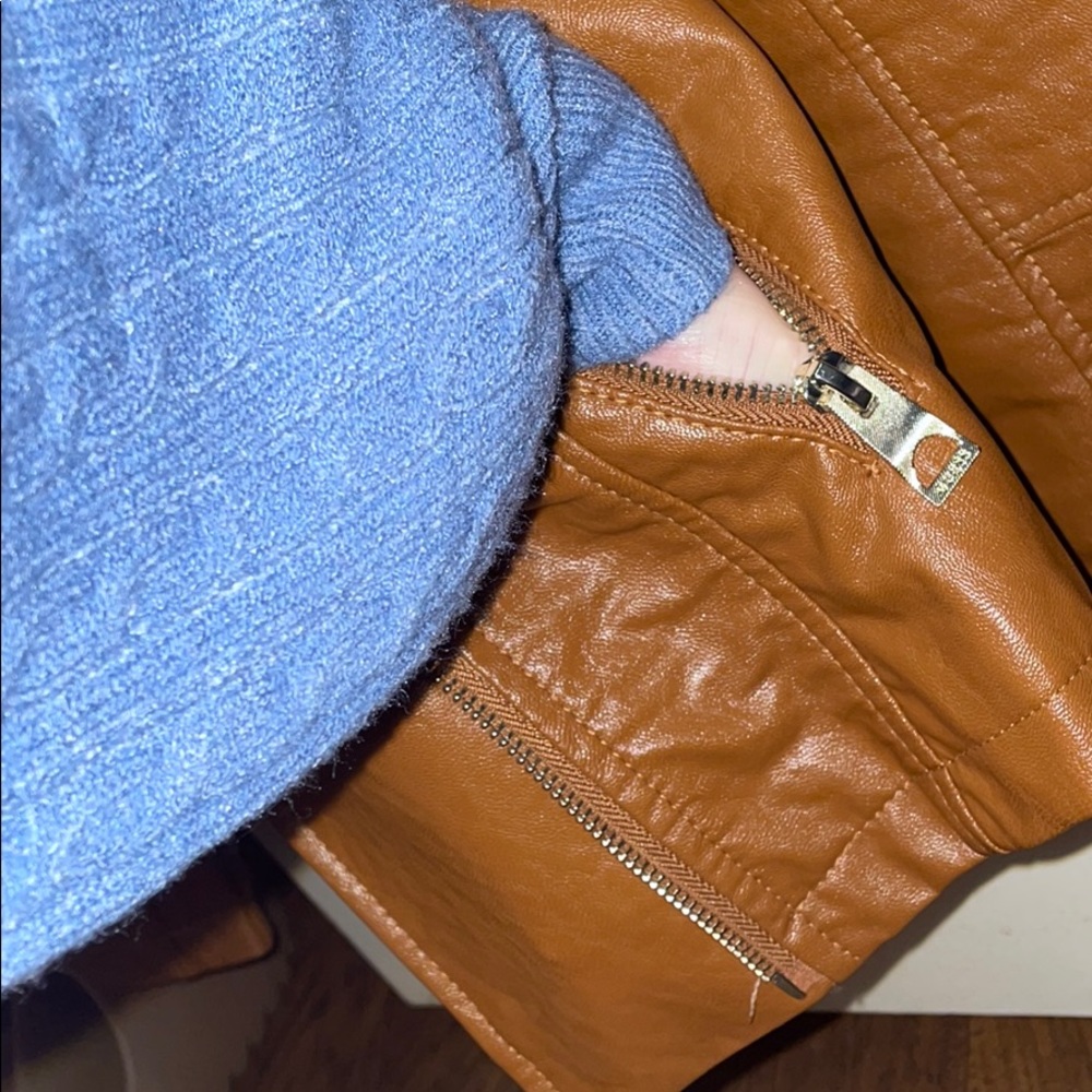 GUESS Leather Jacket - Picture 3 of 4